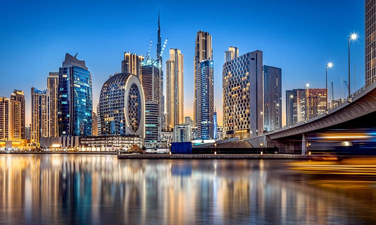 Abu Dhabi Heritage & Modern Landmarks