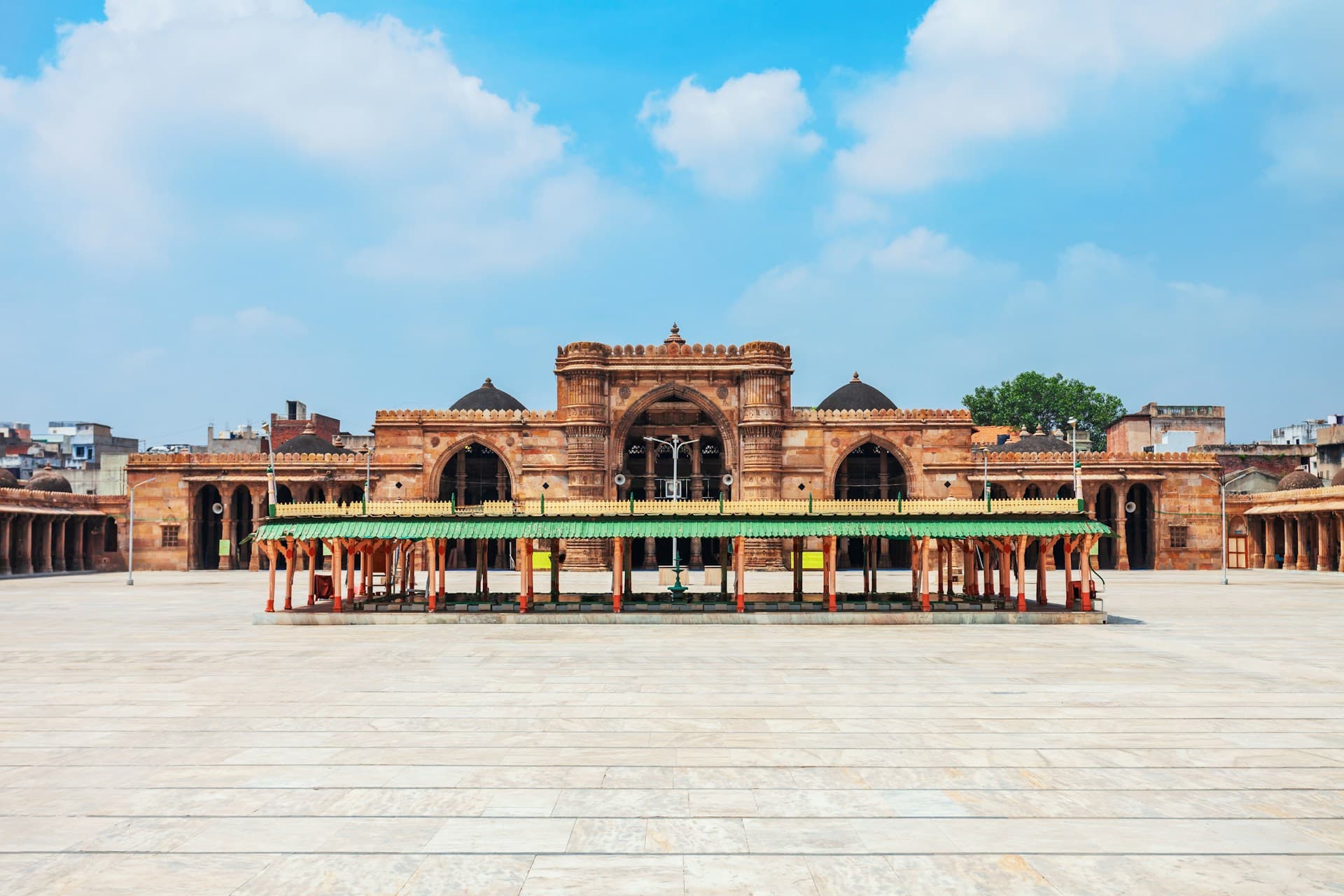 Royal Yatra Tours & Travel cover photo