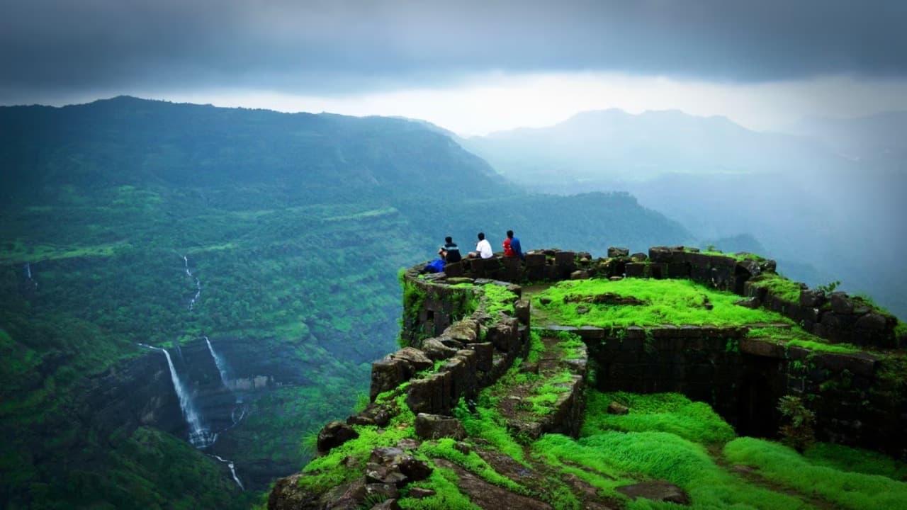 Sahyadri, Cliff