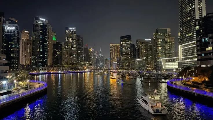 Dubai Abu Dhabi City & Leisure Tour